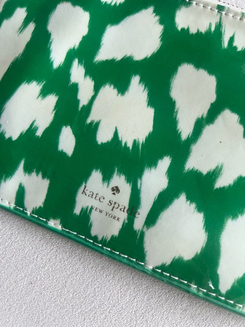 Kate spade flat pouch (Category: Luxury Bags & Wallets) located in Makati City. Submitted by nmvs1 (Listing ID 1285869629, Image 2). Description: Authentic Kate spade Flat pouch with zip closure Dimensions 8.5 inches wide by 5 inches height Never used just stored.