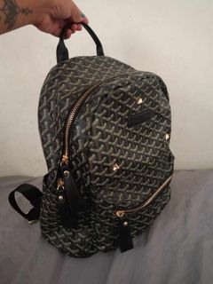 (Category: ) located in . Submitted by selectedbags (Listing ID 1285890380, Image 1). Description: .