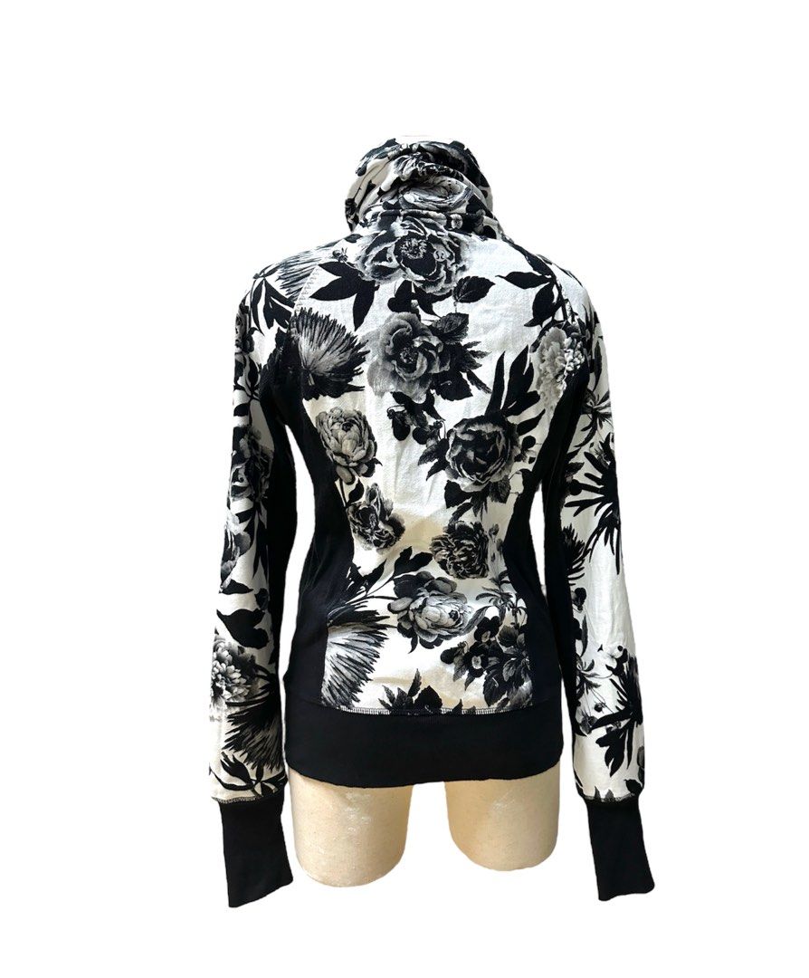 Lululemon Forme Jacket II Brisk Bloom Black & White Floral Size 6