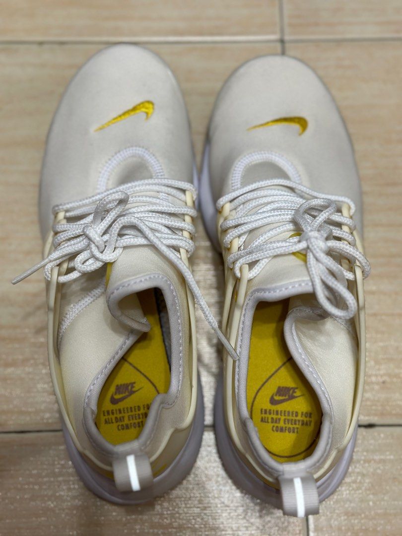 Pastel yellow nike presto outlet