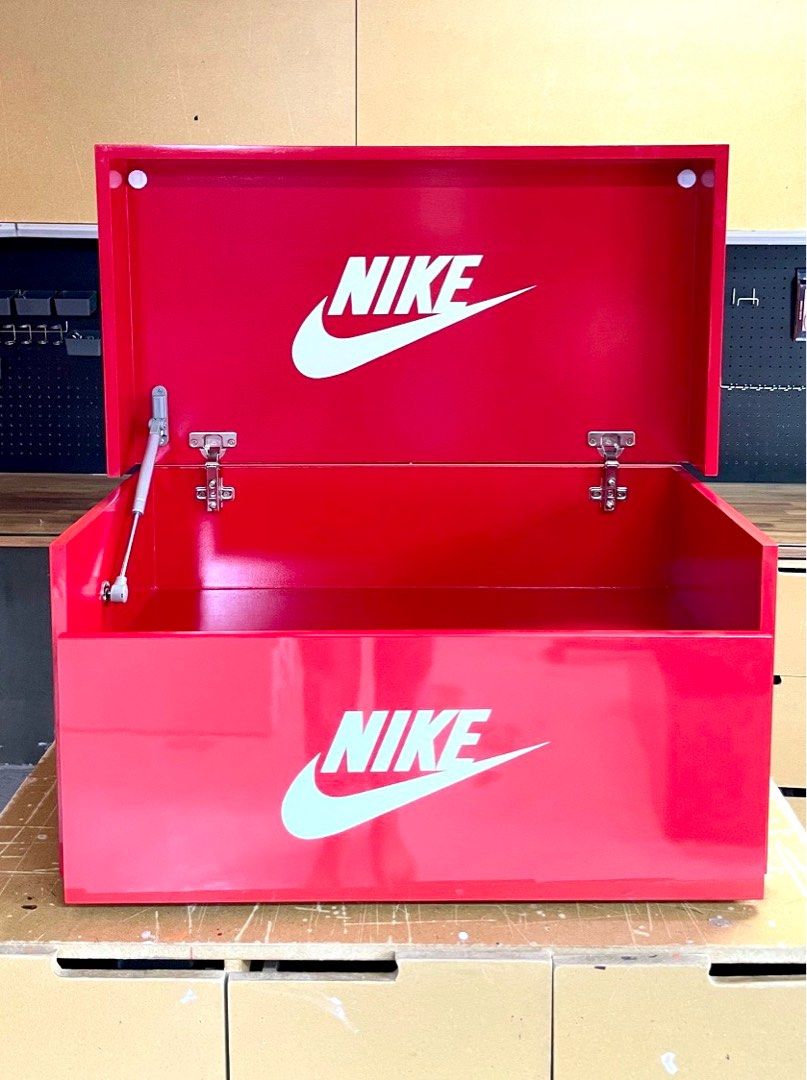 Giant hotsell nike shoebox