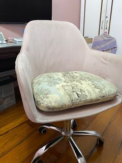 Pink swivel chair