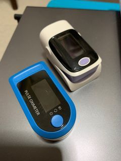 Pulse Oximeter (Non-functional) Props Only