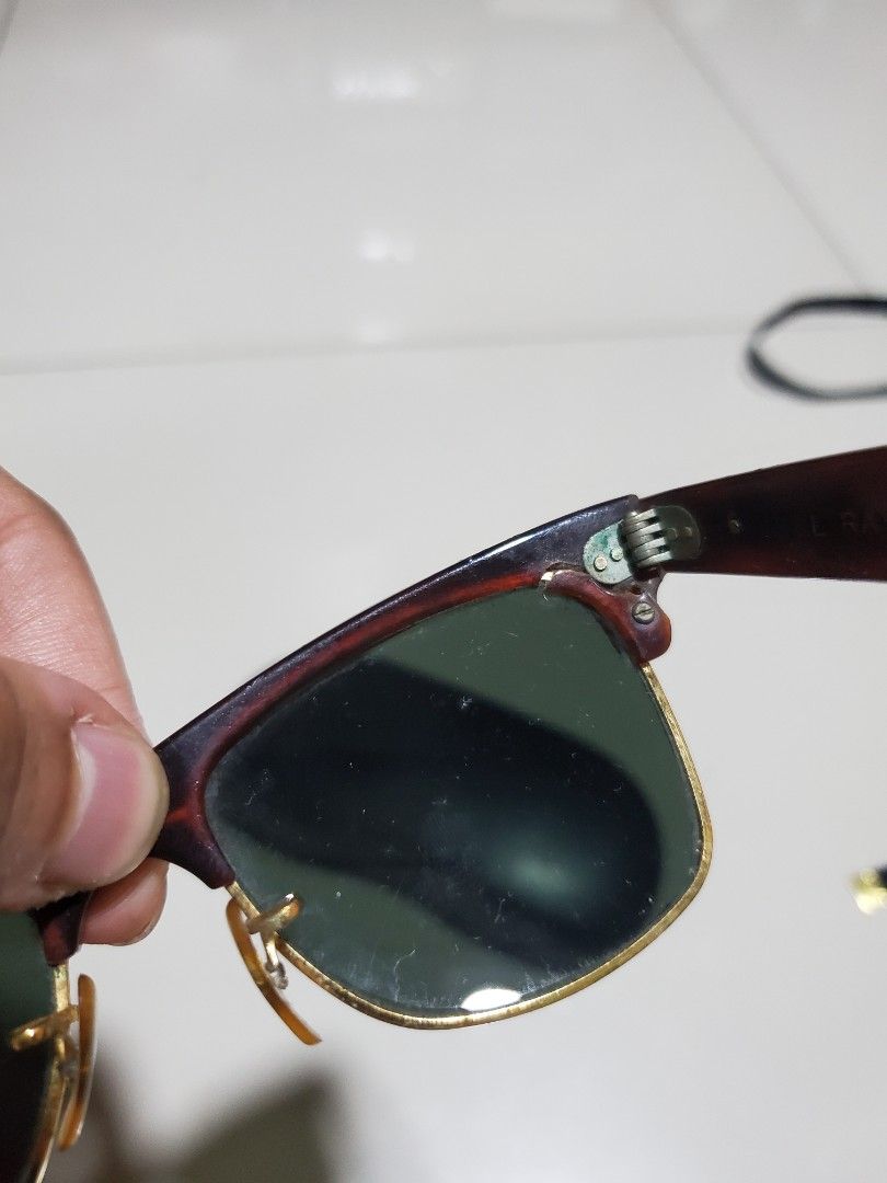 Real rayban (Category: Sunglasses & Eyewear) located in Makati City. Submitted by secondselection (Listing ID 1285891933, Image 3). Description: rayban name gone in front.