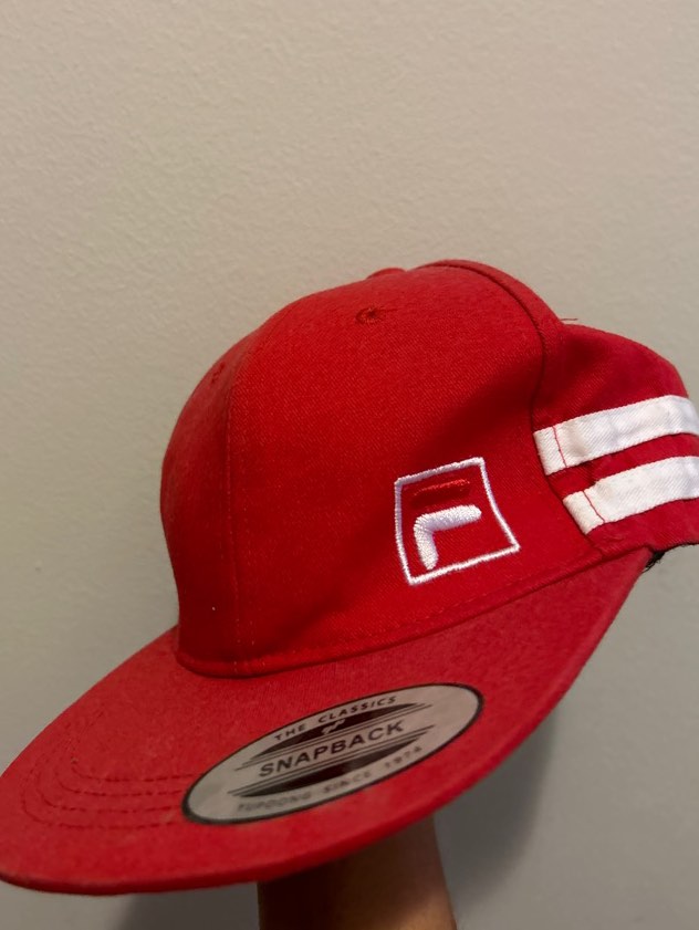 Red fila hat on sale