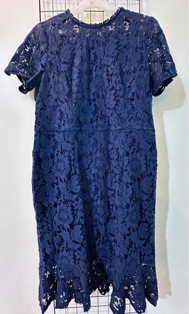 Samlin Lace Dress (Category: Dresses) located in San Pedro. Submitted by Ellabells (Listing ID 1285941622, Image 1). Description: Only used once last December 2023 (Christmas party) With slight discoloration on shoulder part but not noticeable. Bought with discoloration at SM Makati. Price is negotiable. PM is the key. RFS: Decluttering Shipping fee is shouldered by the buyer. .