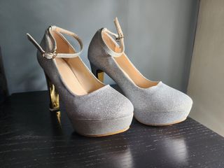 Cute sales grey heels