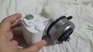 Repriced! Sony Alpha ZV-E10 - APS-C Interchangeable Lens Mirrorless Vlog Camera in WHITE ✨️ + 16-50 power zoom lens kit | DOP: 09/2023  ---> selling for 39k from 40,500