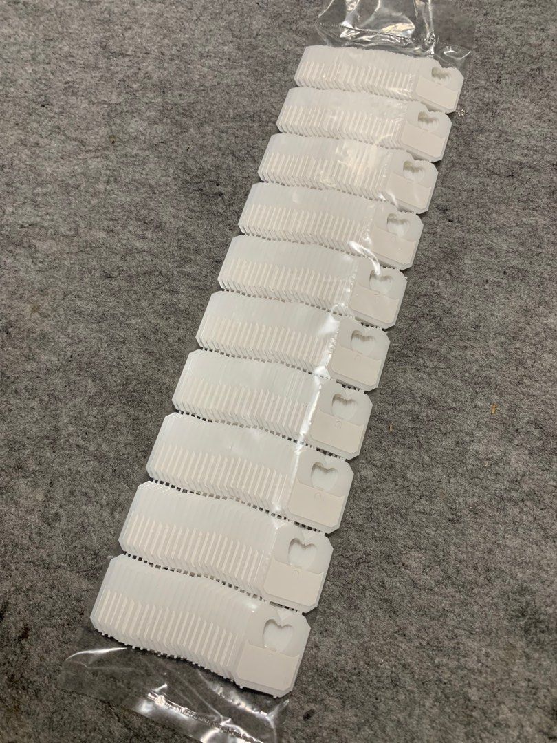 Striplok Bread Bag Closures Imported 250pcs. per Pack (Category: Bakeware) located in Paranaque City. Submitted by seb_trading (Listing ID 1285828959, Image 2). Description: imported bag closures striplok brand USA 250pcs. per pack white color thickness .030 plastic material with label sticker space also available in yellow color 1000packs avalable last price, fixed price whole sale price na po Paranaque area.
