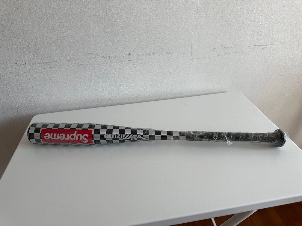 Supreme mizuno bat outlet