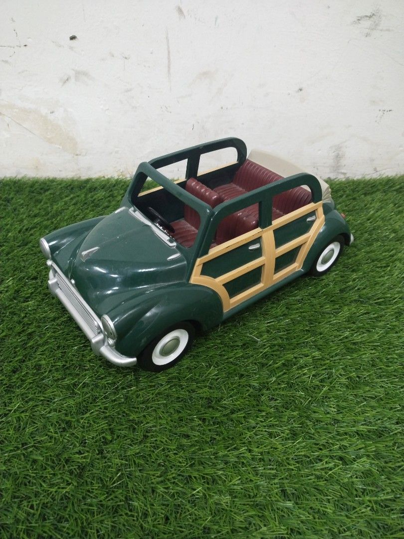 Sylvanian families morris minor car store
