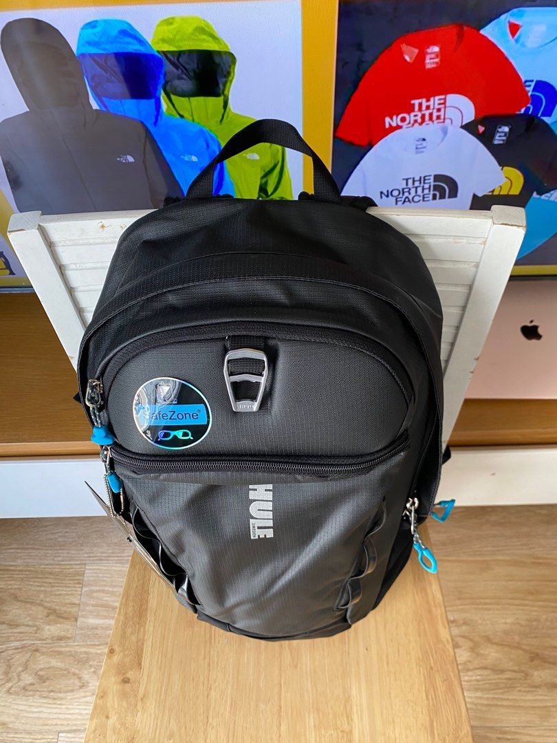 Thule EnRoute Blur Daypack (Category: Backpacks) located in Las Pinas. Submitted by DC.OneStopShop (Listing ID 1285854109, Image 3). Description: 🔥🔥ON SALE🔥🔥 🇵🇭ON HAND and ready to ship🇵🇭 ▪️Thule EnRoute Blue Daypack 🏷️2,800php 💯Original.