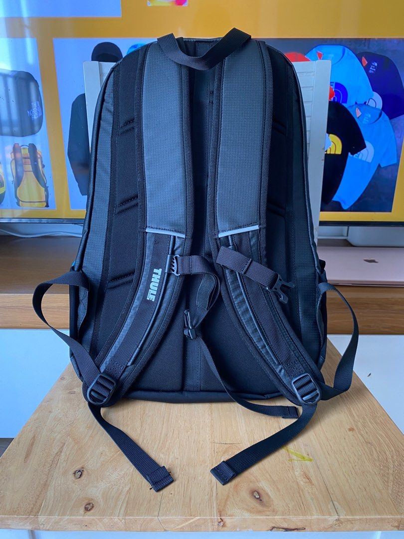 Thule EnRoute Blur Daypack (Category: Backpacks) located in Las Pinas. Submitted by DC.OneStopShop (Listing ID 1285854109, Image 2). Description: 🔥🔥ON SALE🔥🔥 🇵🇭ON HAND and ready to ship🇵🇭 ▪️Thule EnRoute Blue Daypack 🏷️2,800php 💯Original.