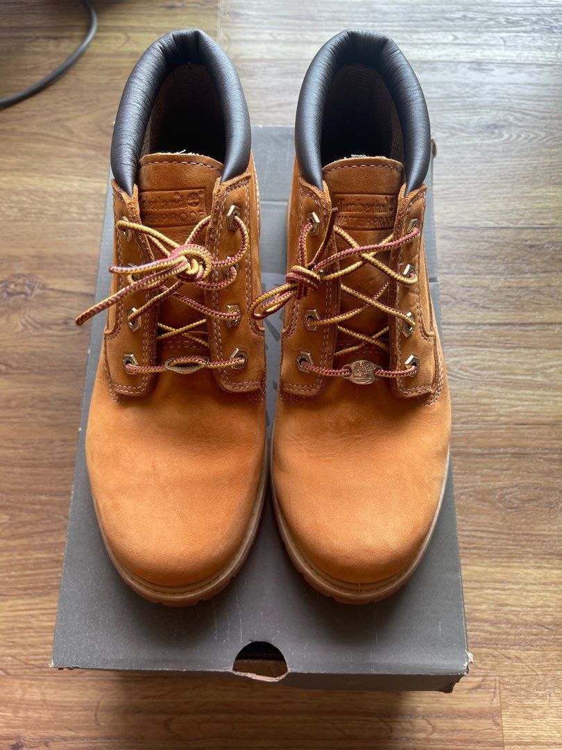 Timberland Women s Nellie Warm Waterproof Chukka Boots