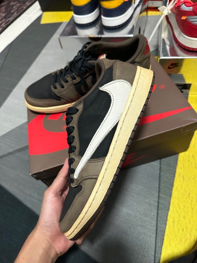 Travis scott hotsell jordan 1 authentic