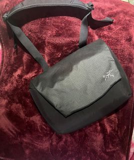 Arc’teryx Fyx 9 Shoulder Bag