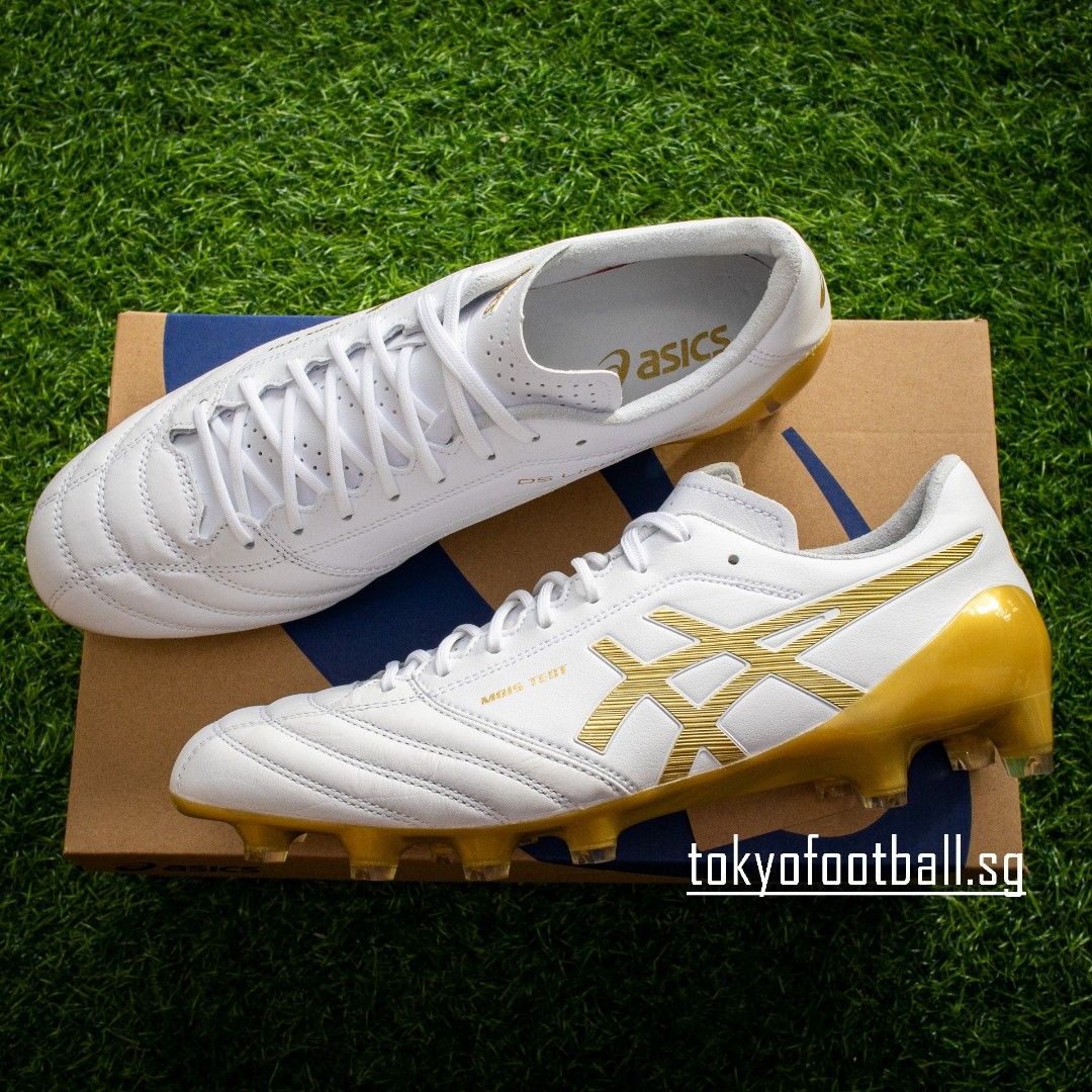 Asics soccer shoes top