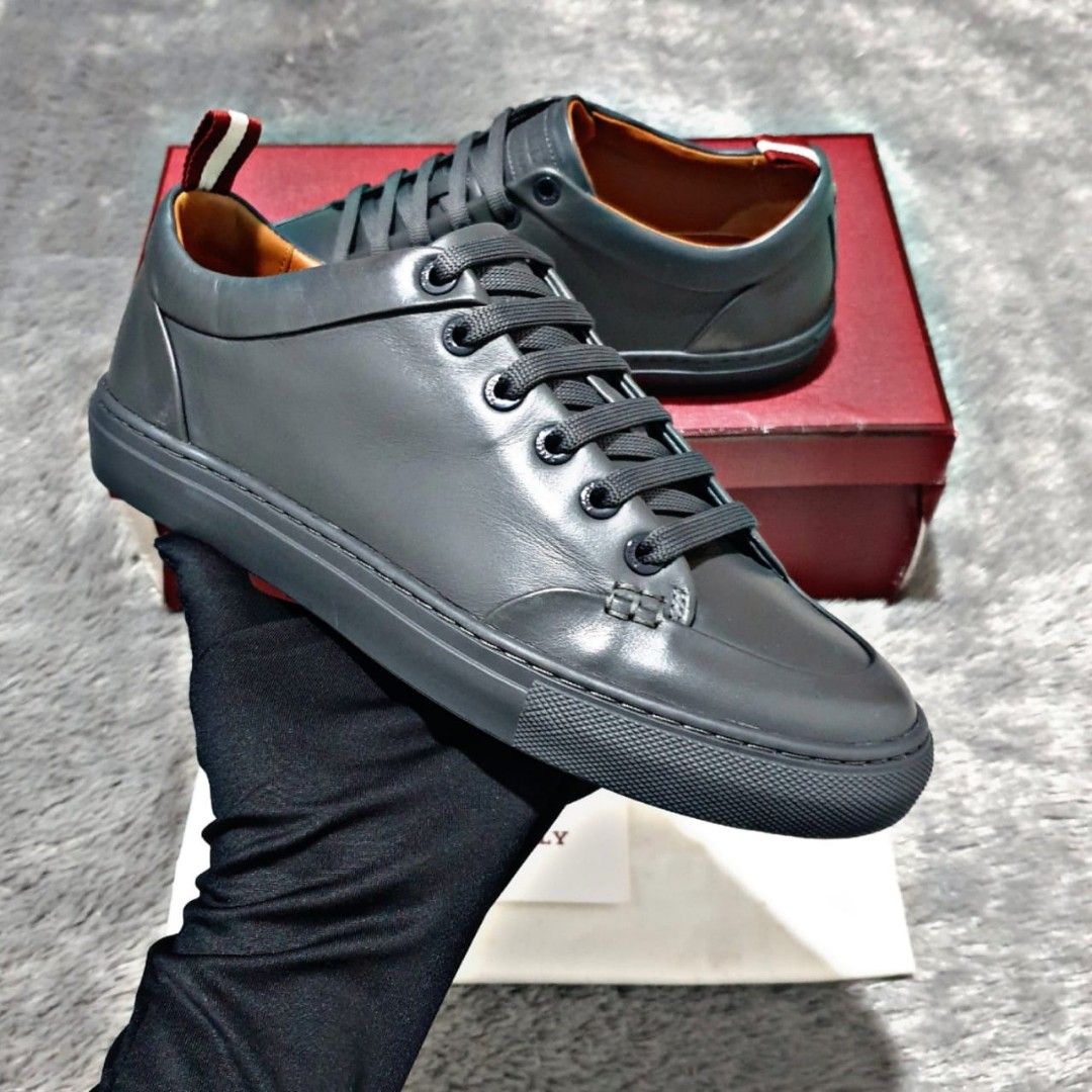 Bally Leather Calf Sneakers Fesyen Pria Sepatu Sneakers di Carousell