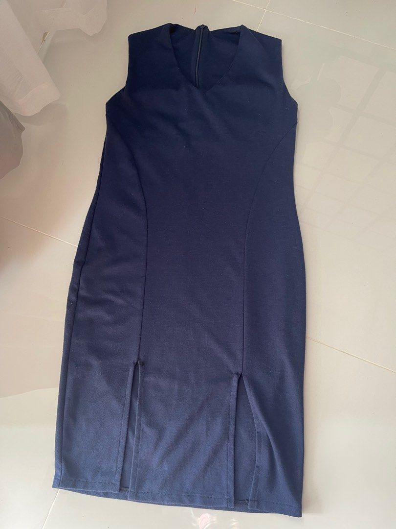 Blue slit dress (Category: Dresses) located in Sorsogon. Submitted by madewithpreloved (Listing ID 1286075994, Image 2). Description: Up to 16" bust Up to 20" ung waist Has some fine lints Elegant and nakakasexy when worn Last photo ww.