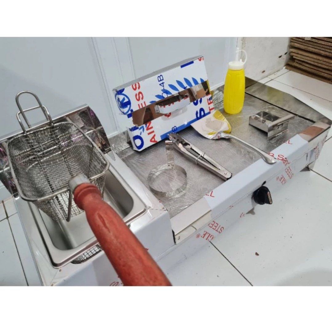 Brand New Burger Grill 12x20 (Category: Cookware & Accessories) located in San Fernando. Submitted by preloved_brandnew_shop (Listing ID 1286068371, Image 1). Description: Brand New Burger Grill 12x20 Bought P2500 .