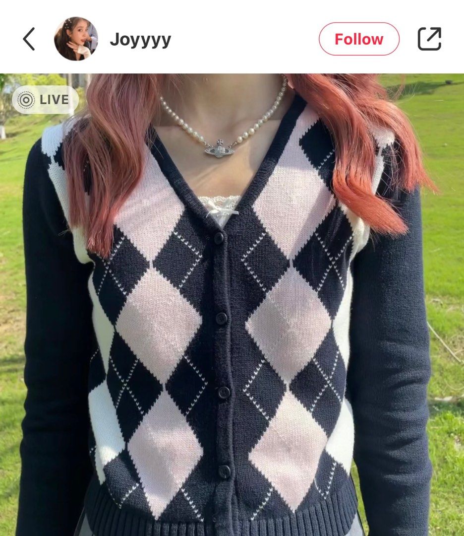 Brandy Melville Elizabeth Sweater