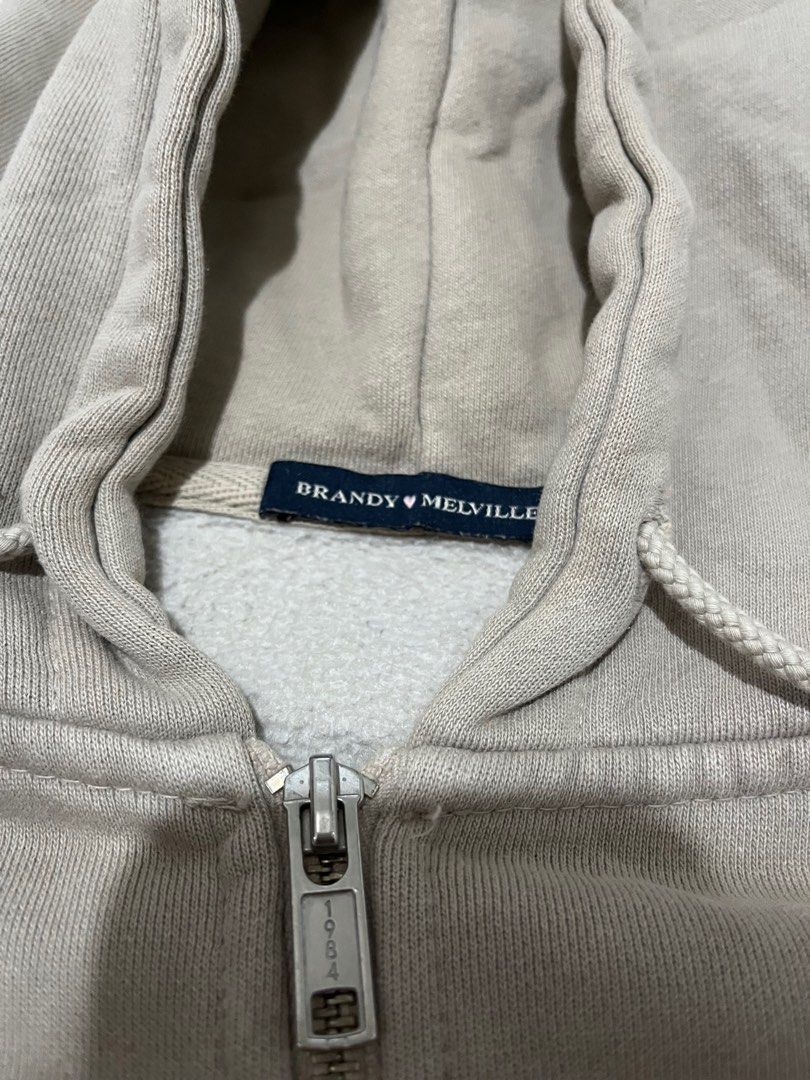 Brandy Melville Christy Hoodie, Women's Fashion, Tops, Longsleeves