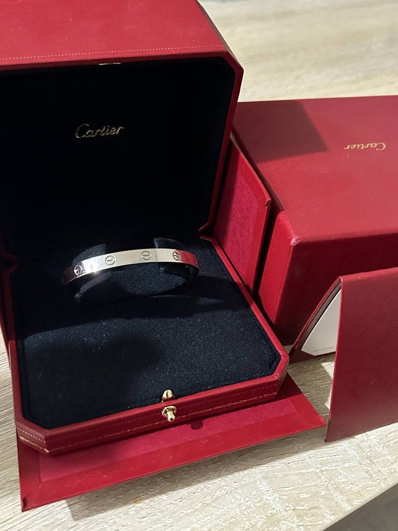 Cartier white hotsell gold bracelet