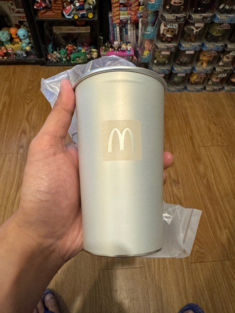 Coca Cola McDonald’s Red color changing (Category: Water Bottles & Tumblers) located in Mandaluyong City. Submitted by wayby (Listing ID 1286129724, Image 3). Description: Cup .