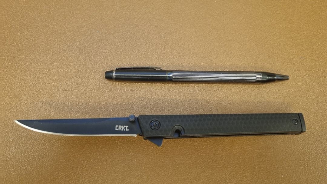 CRKT CEO Folding Knife Executive Knife (Category: Knives & Chopping Boards) located in Davao. Submitted by minimallclutter (Listing ID 1286124722, Image 1). Description: CRKT CEO Folding Knife Executive Knife - blackout .