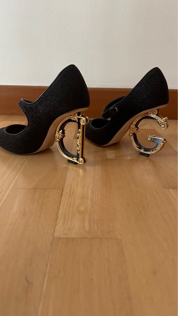 Mary jane velvet heels Dolce & Gabbana Black size 38.5 EU in Velvet -  34111777