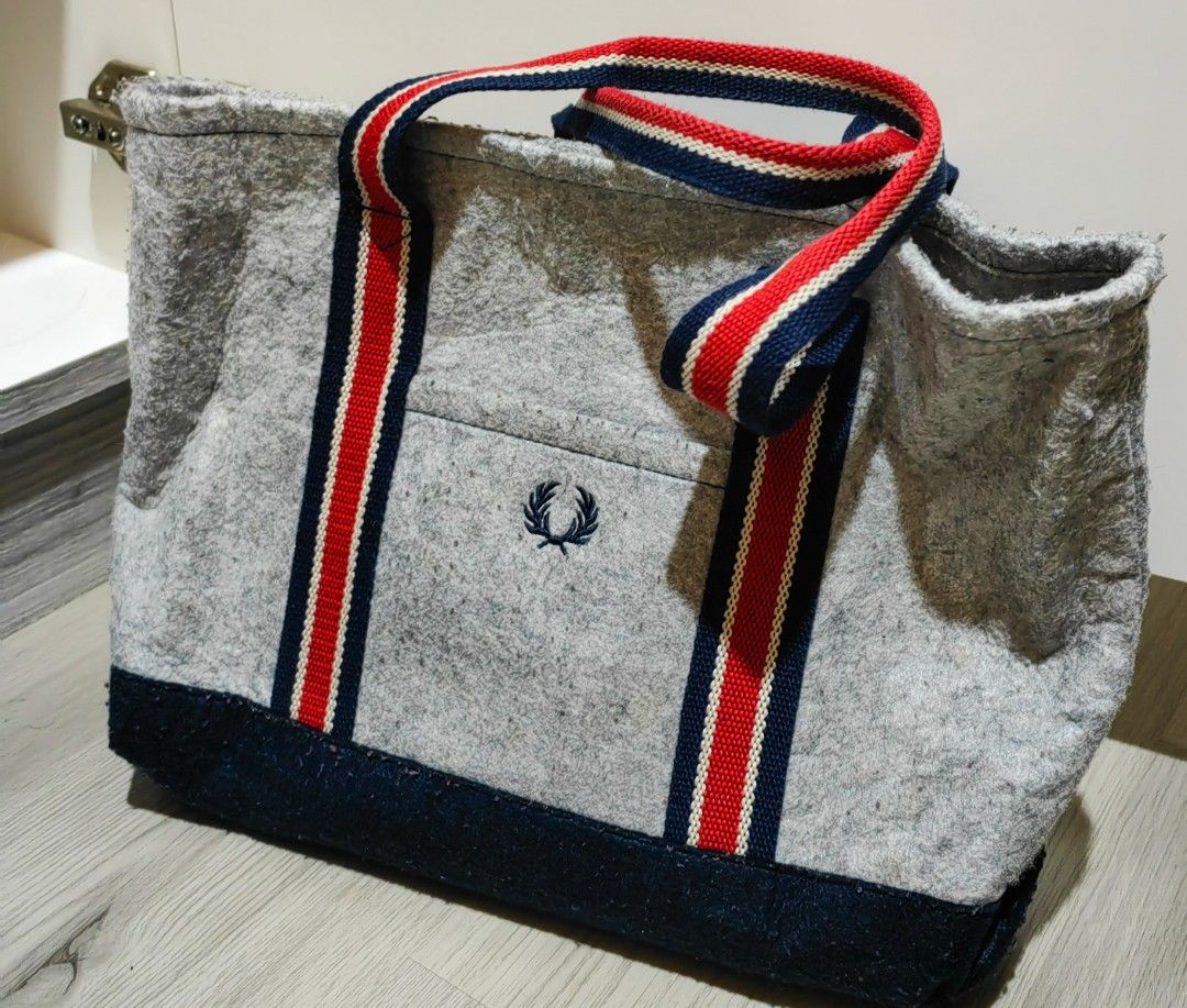 Fred perry saffiano shoulder bag 2025