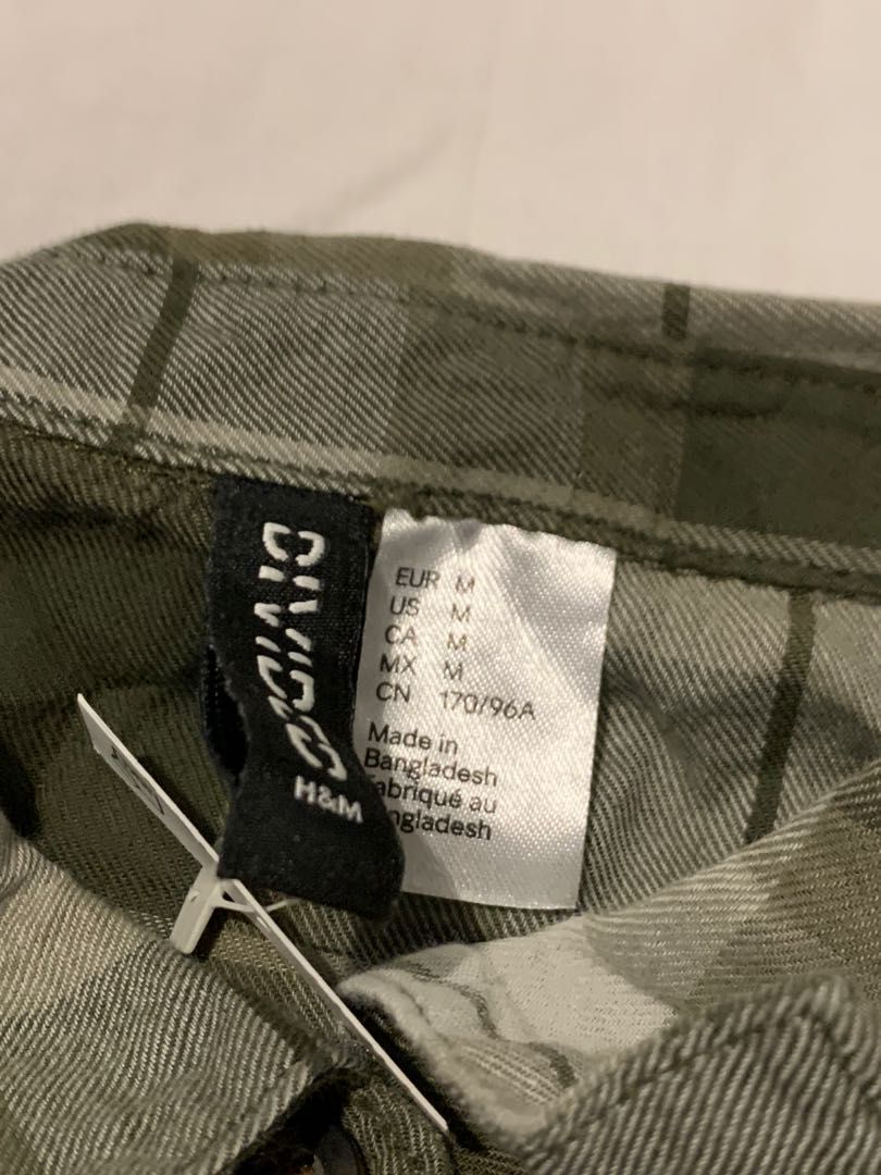 Green Button Up Blouse (Category: Longsleeves) located in Paranaque City. Submitted by izzysus (Listing ID 1286132313, Image 2). Description: mop: gcash / maya / bpi mod: lalamove, ggx, jnt, lbc.
