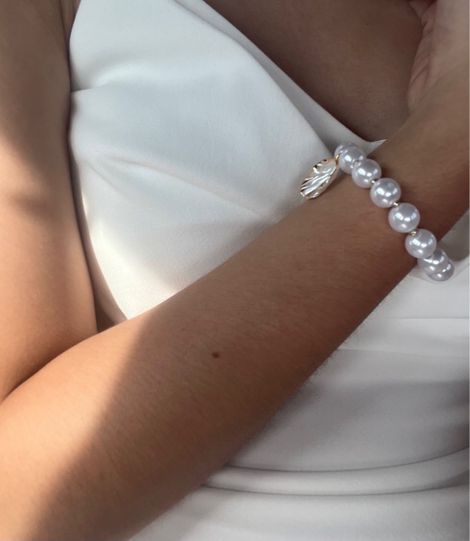 Handmade Elastic White Pearl Bracelet limited edition