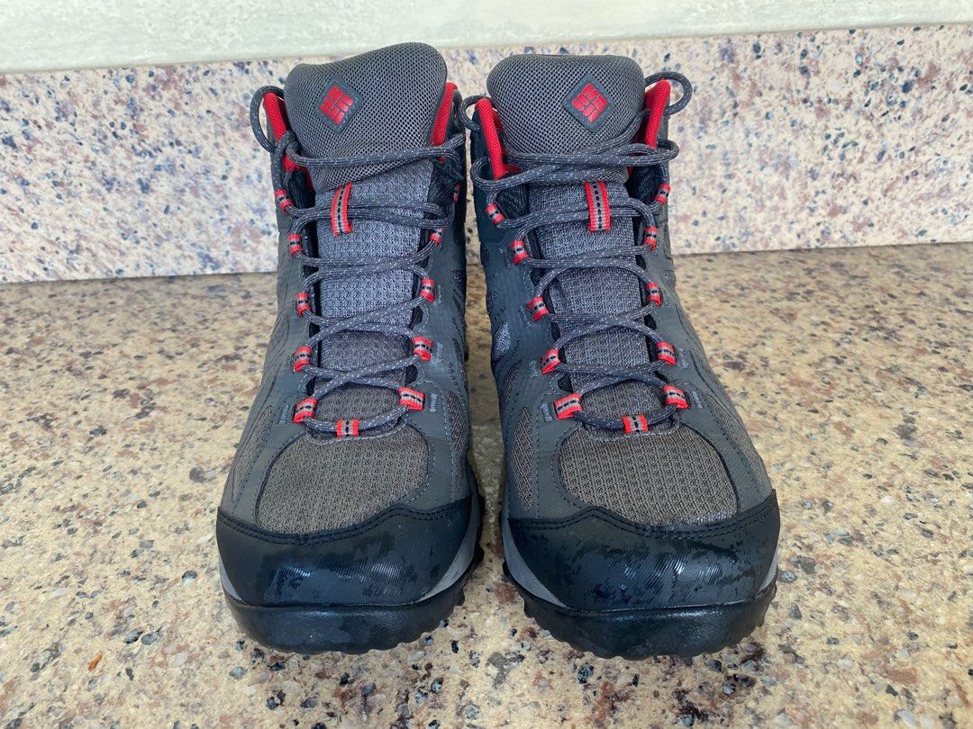 Columbia techlite best sale hiking boots