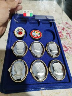 (Category: ) located in . Submitted by queenlyne_vintage_rare_finds (Listing ID 1286023497, Image 1). Description: .
