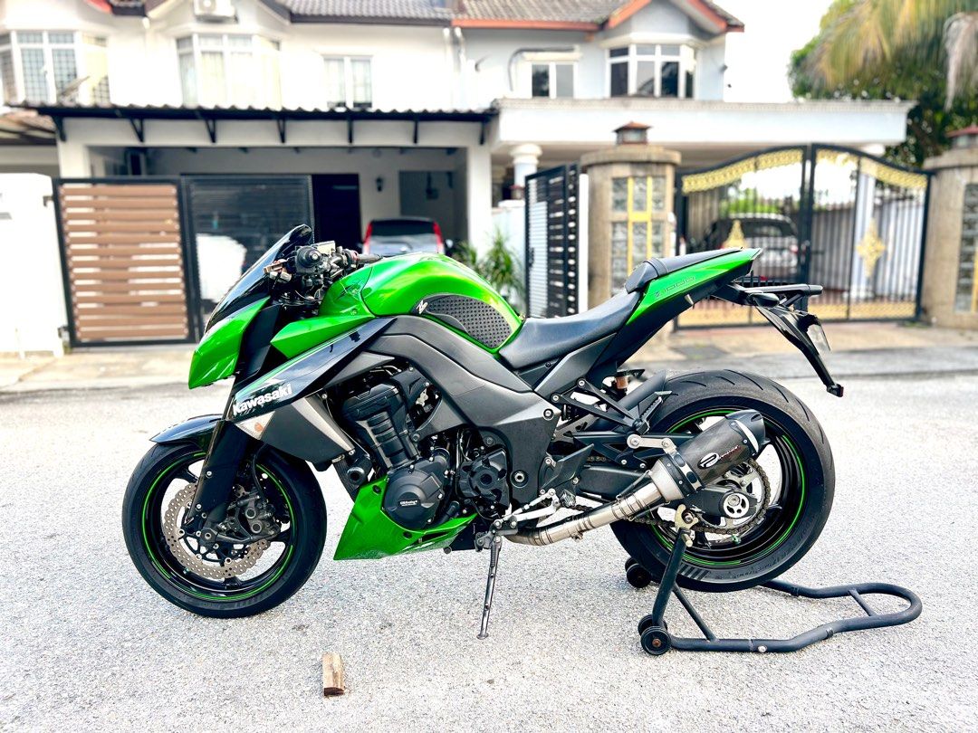 Kawasaki z1000 z800 Motorbikes on Carousell