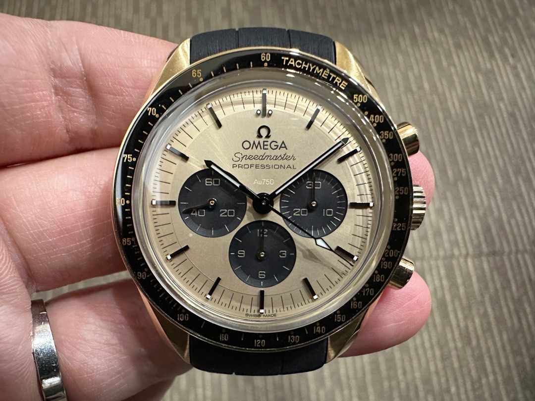 Moonwatch panda discount