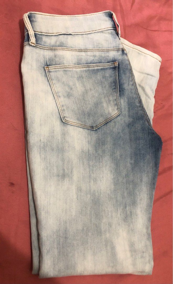 Uniqlo Low waist pants (Category: Jeans) located in Bacoor. Submitted by wendys34 (Listing ID 1286058611, Image 1). Description: SF c/o buyer.