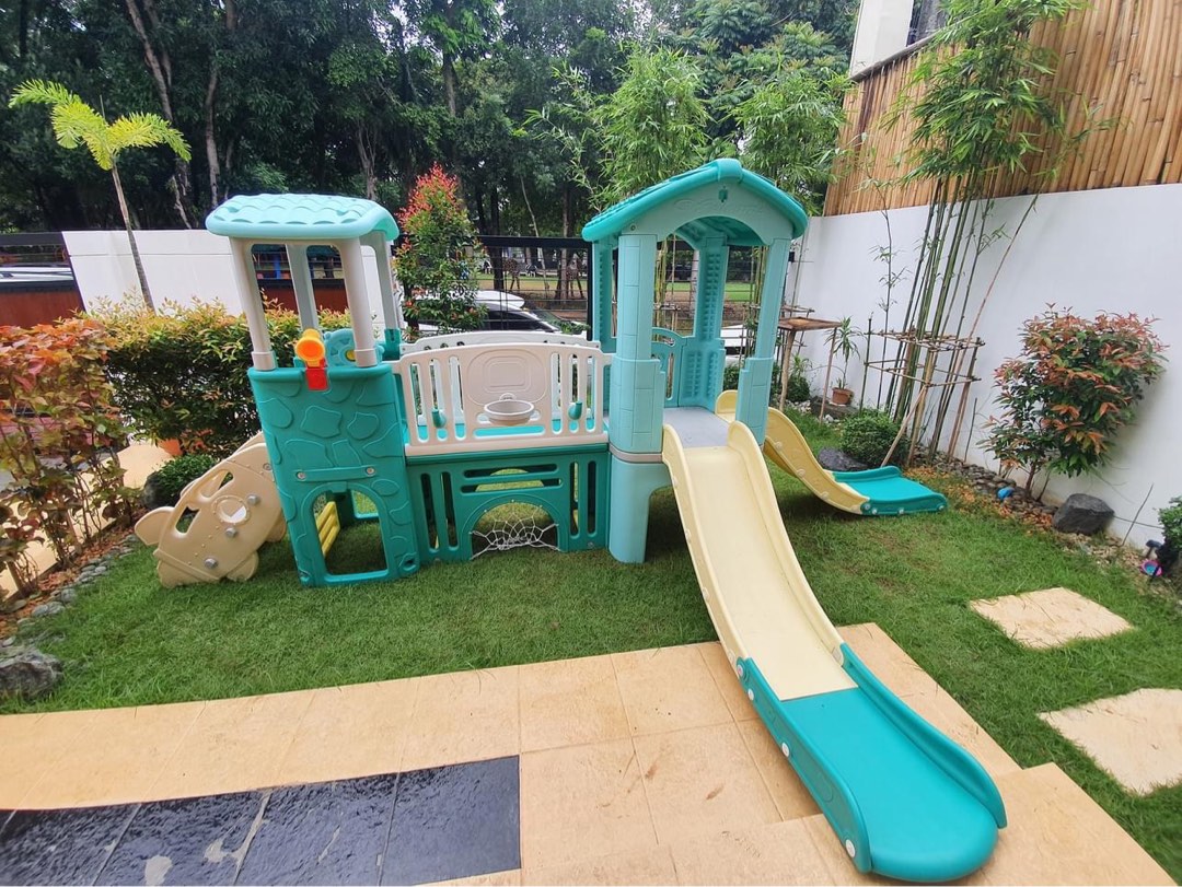 Modern Playhouse- tunnels, bridge, plyhouse, Hobbies & Toys, Toys ...