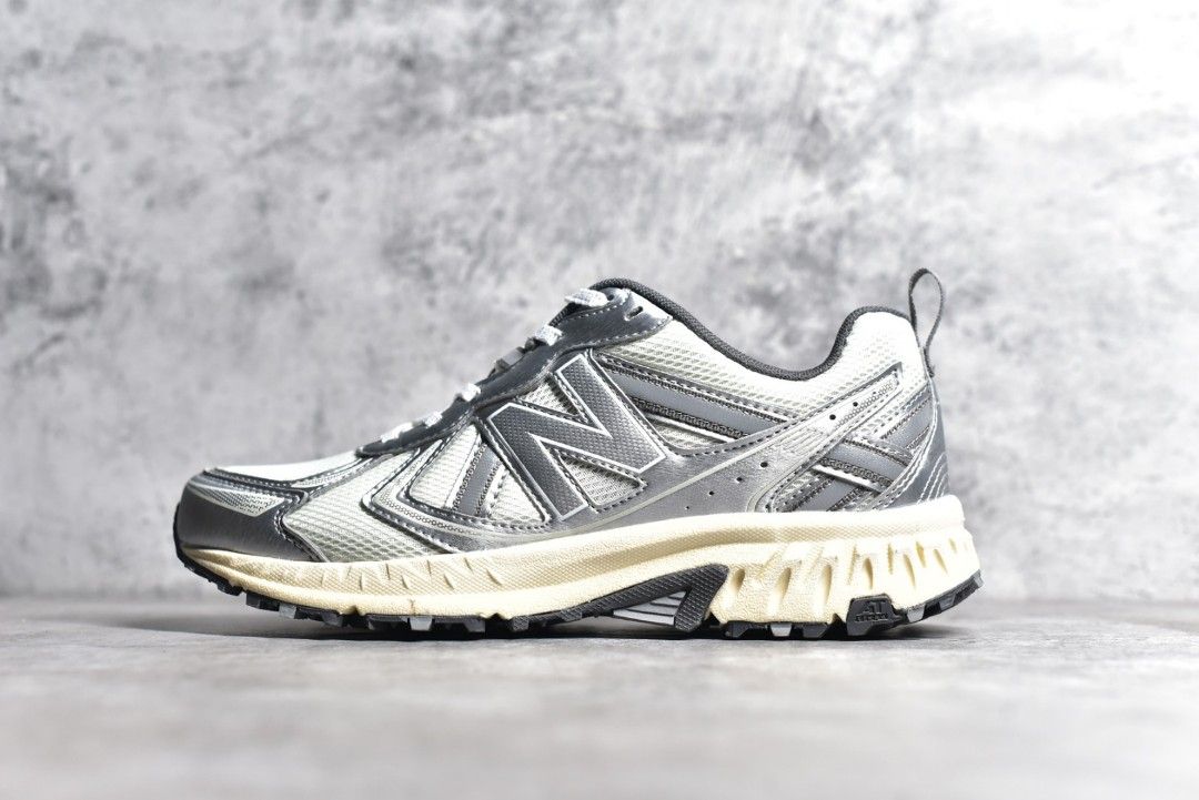 New Balance 410 Silver running shoes