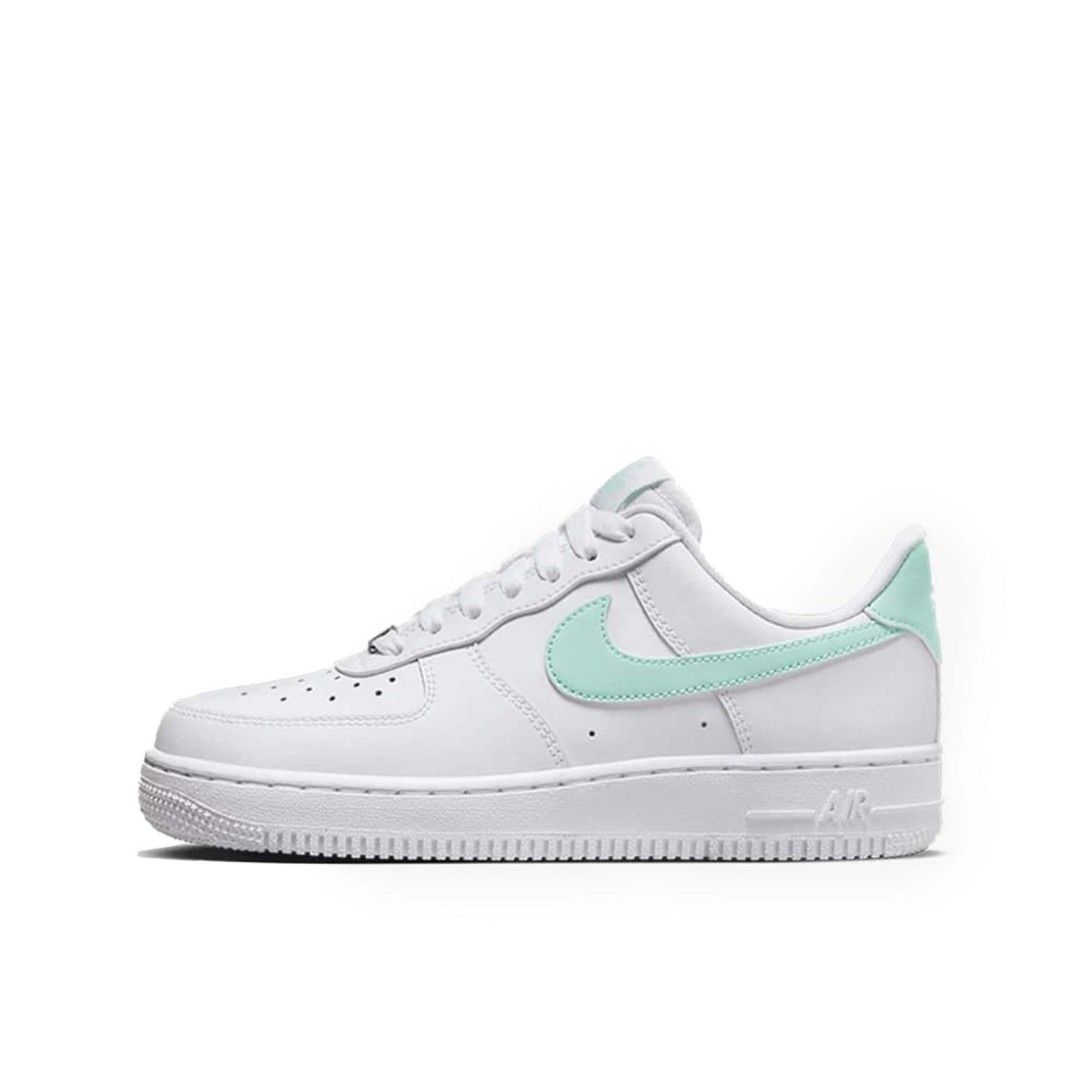 Nike Air Force 1 in Mint Green