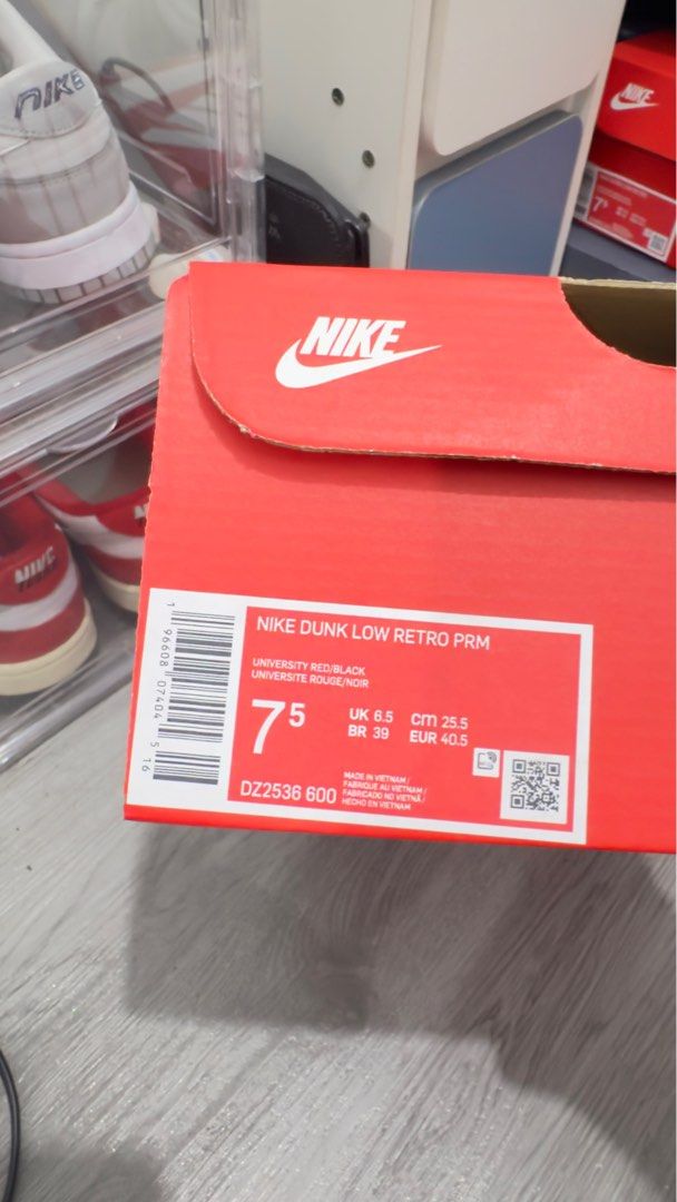 Nike Dunk Low Chicago Split (Category: Sneakers) located in Pasig City. Submitted by thedorkygeek (Listing ID 1286066511, Image 2). Description: Pre-loved Nike Dunk Low Chicago Split Authentic Used twice US release Inclusions: Box Paper fillers Authenticity sticker RFS: Decluttering .