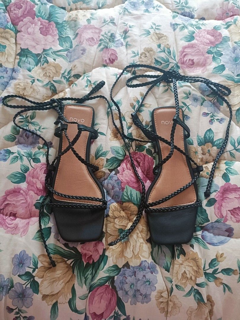 Novo sandals clearance