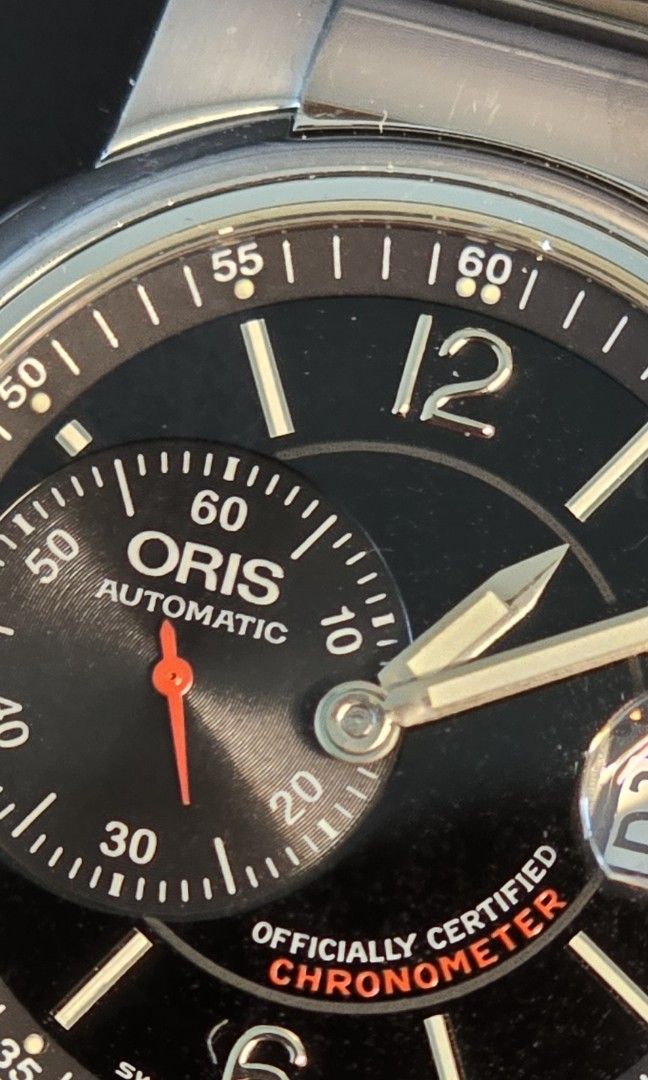 ORIS chronometer Automatic （分類：手錶）位於 Hong Kong。 由 blackjack3999 提交（商品編號 1286049095，圖片 3）。簡介： Oris chronometer automatic 天文台認證 全自動潛水鋼錶 ，100米深， 藍寶石玻璃底面可看機械心 , 40mm , 真材實料實心鋼， 冇盒冇說明書了，但一切正常，一直自用，有正常使用髮絲花痕，但不影響外觀，齊帶齊格數。。