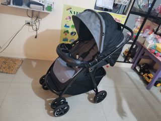 Pre-loved Evenflo Stroller with Car seat.