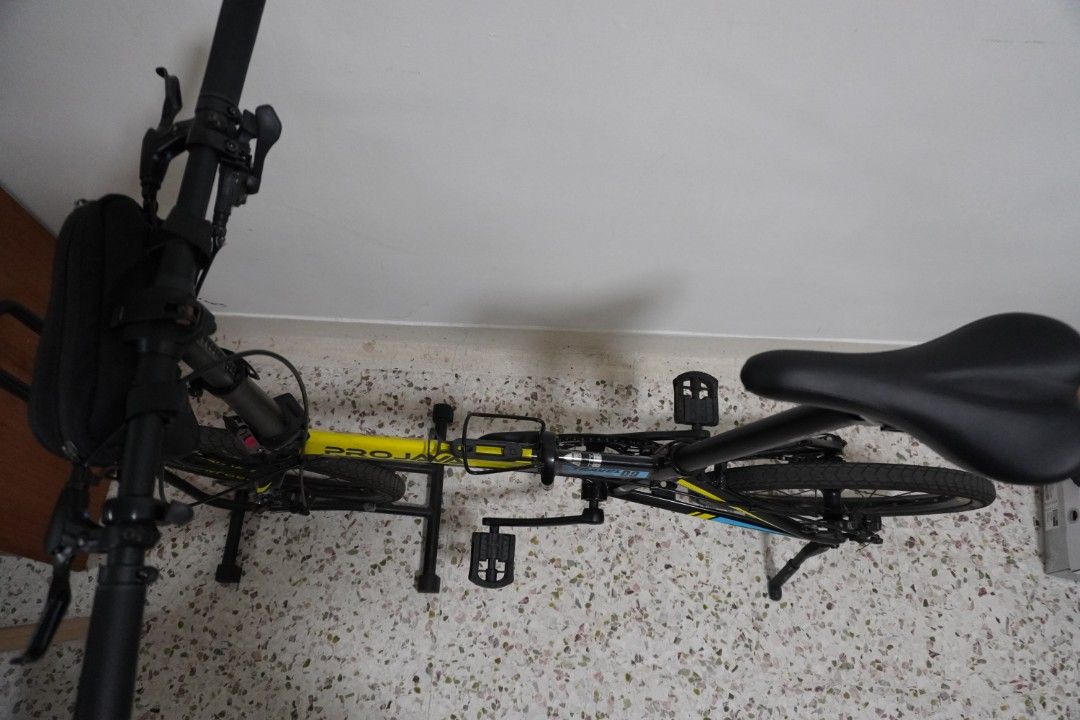 PRO JAVA (Assembled) Bicycle (Category: Bicycles) located in Singapore. Submitted by stblue2 (Listing ID 1286063348, Image 2). Description: Retail price: $649 Foldable bike used for 1-2 years. Some light scratches, comes with bottle holder . Ideal Meetup Bedok area, closest MRT bedok MRT Meeting location and price negotiable..