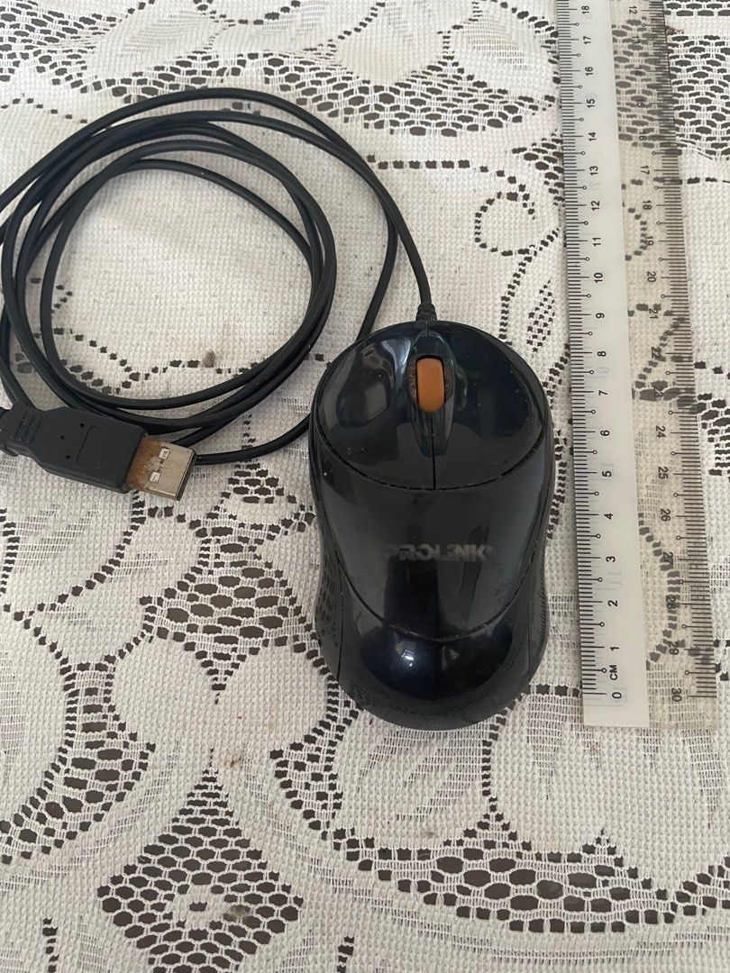 Prolink Mouse (Category: Mouse & Mousepads) located in Singapore. Submitted by stockpilestash (Listing ID 1286063191, Image 1). Description: Note that USB is abit rusty.