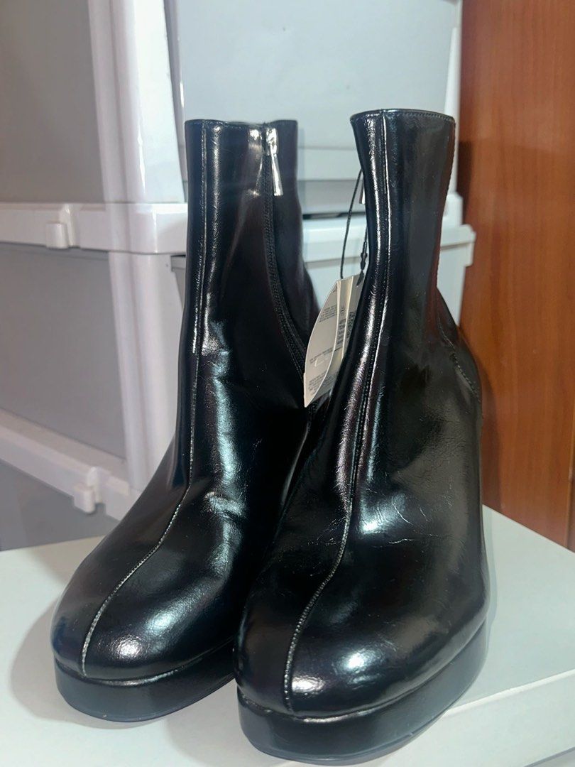Pull and clearance bear platform boots