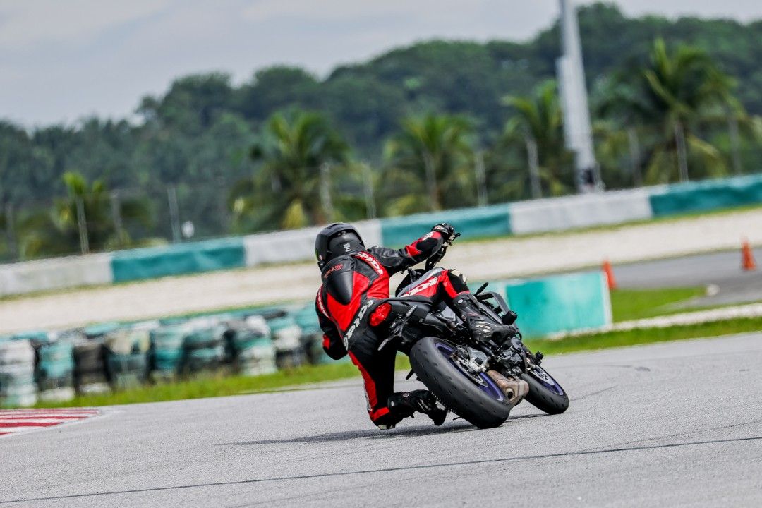 Motorcycle race suit rental store