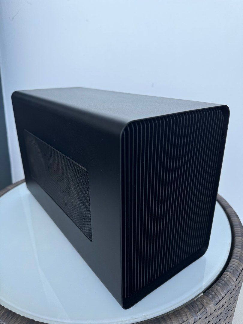Razer core x chroma clearance aluminum external gpu enclosure